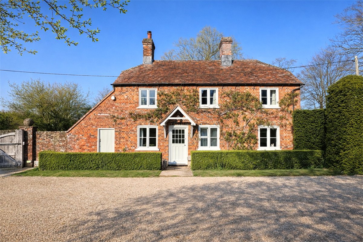 3 bedroom Cottage, Rectory Road, Oakley, RG23 - Let Agreed
