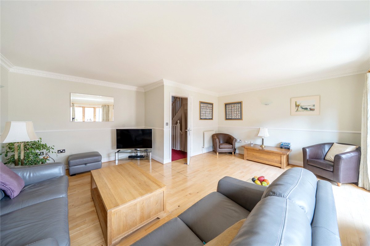 3 bedroom House, Cromwell Court, Marlborough, SN8 - Available, Image 2