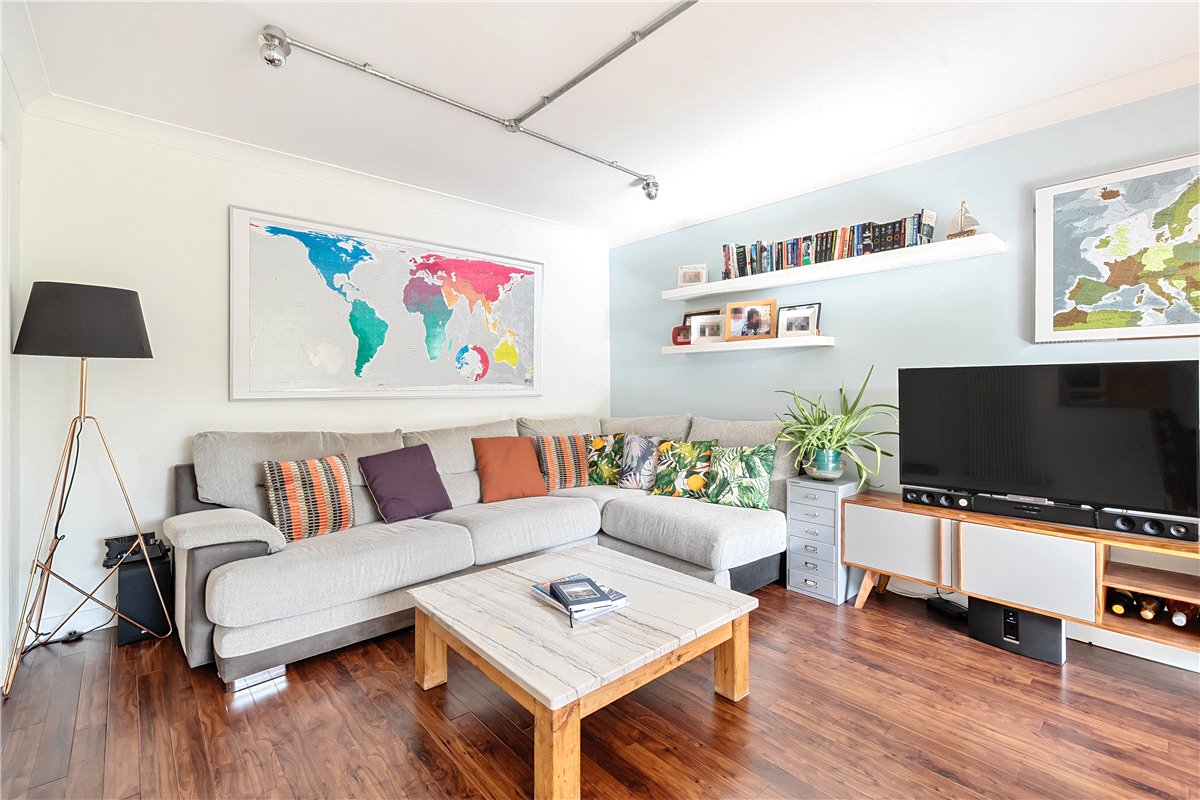 2 bedroom Flat, Dawn Gardens, Winchester, SO22 - Available, Image 4