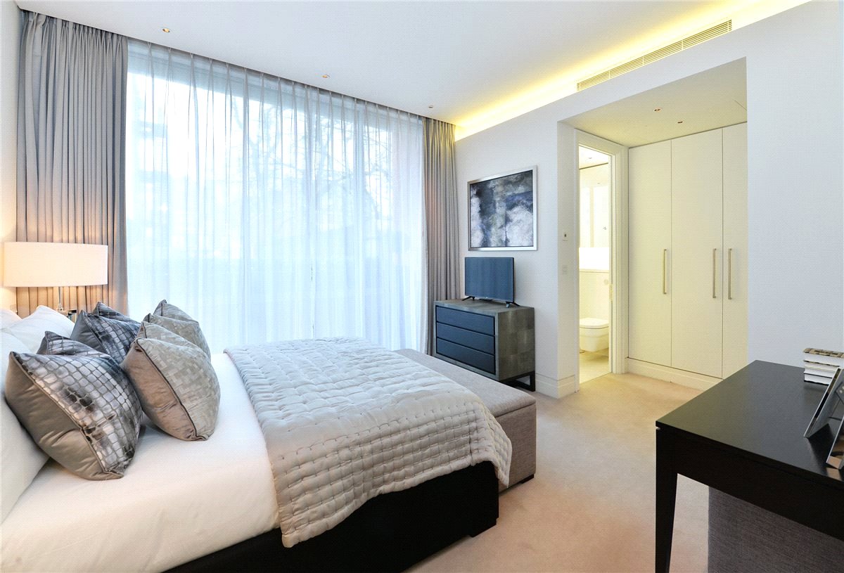 2 bedroom Flat, Green Street, Mayfair, W1K - Available, Image 10