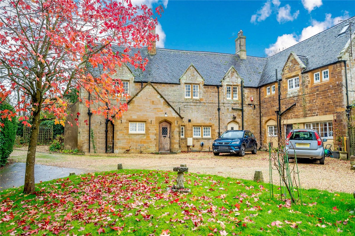 3 bedroom Cottage, Banbury Road, Moreton Pinkney, NN11 - Sold