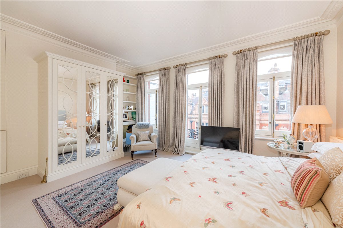 2 bedroom Flat, Mount Street, Mayfair, W1K - Available, Image 14