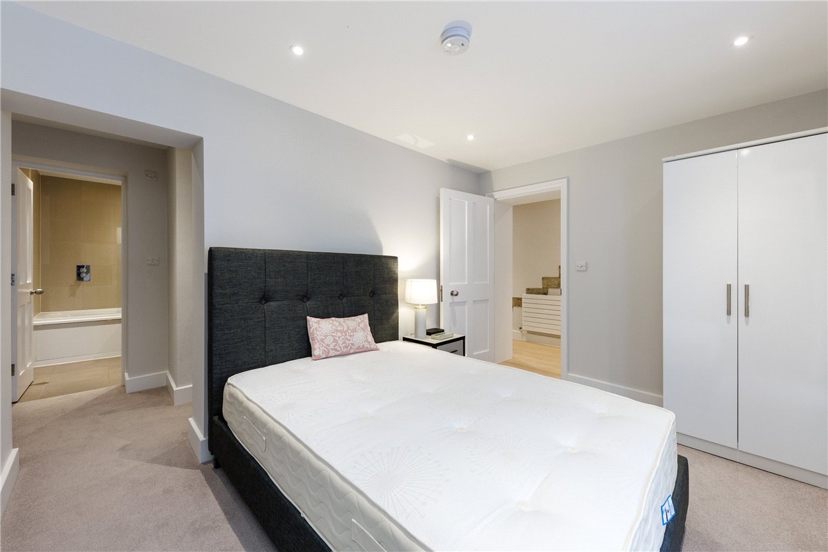 2 bedroom Flat, Gloucester Place, Marylebone, W1U - Available, Image 1