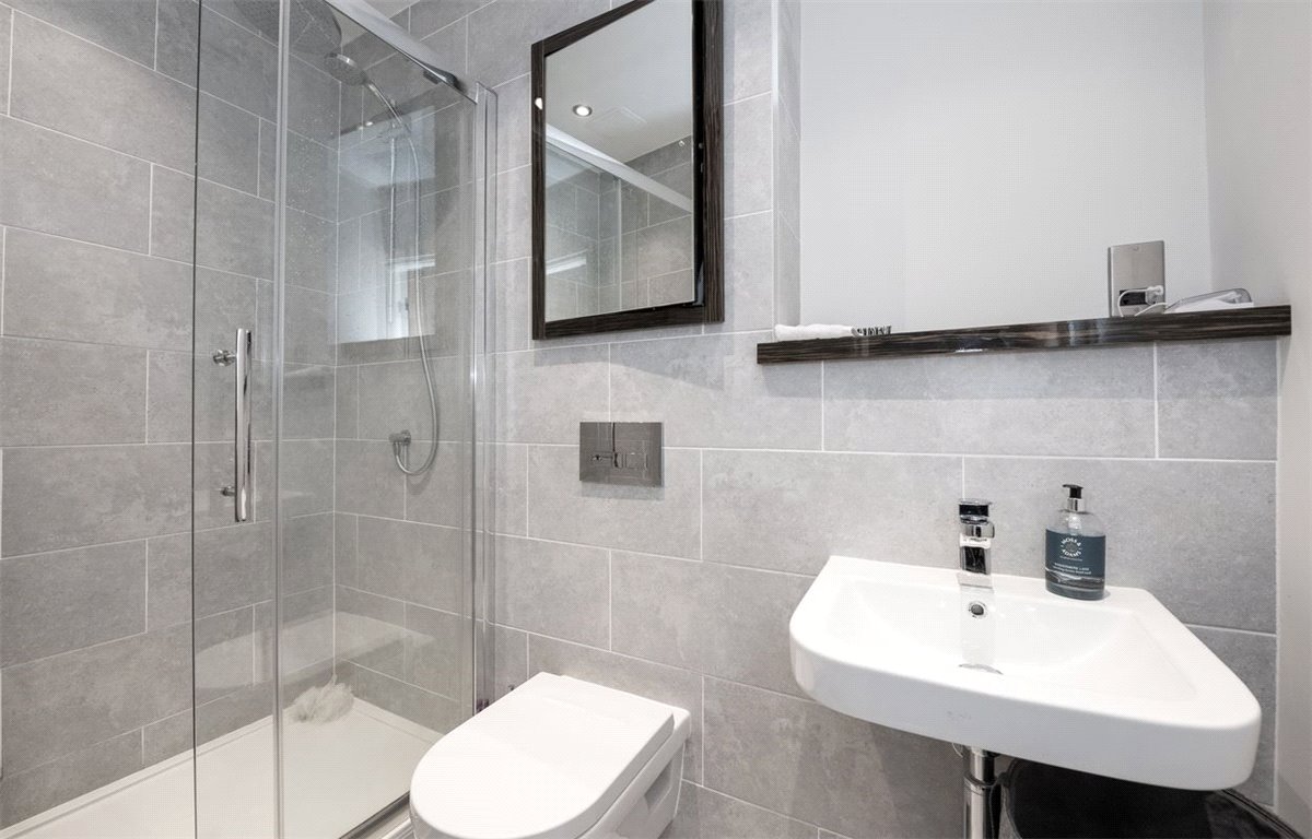 2 bedroom Flat, Franklin Mount, Harrogate, HG1 - Sold STC, Image 5