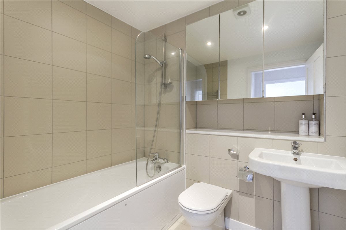 2 bedroom Maisonette, Manchester Street, Marylebone, W1U - Available, Image 3