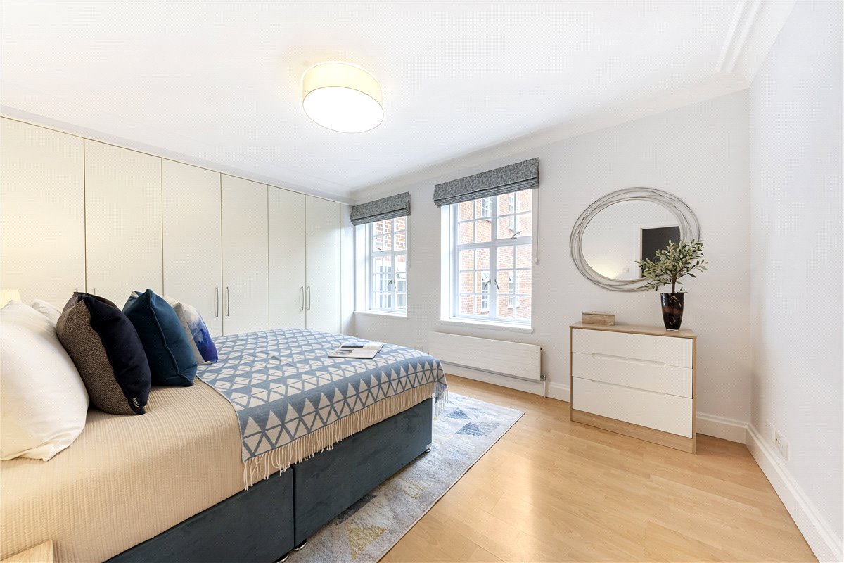 3 bedroom Flat, Stafford Court, Kensington High Street, W8 - Available, Image 8
