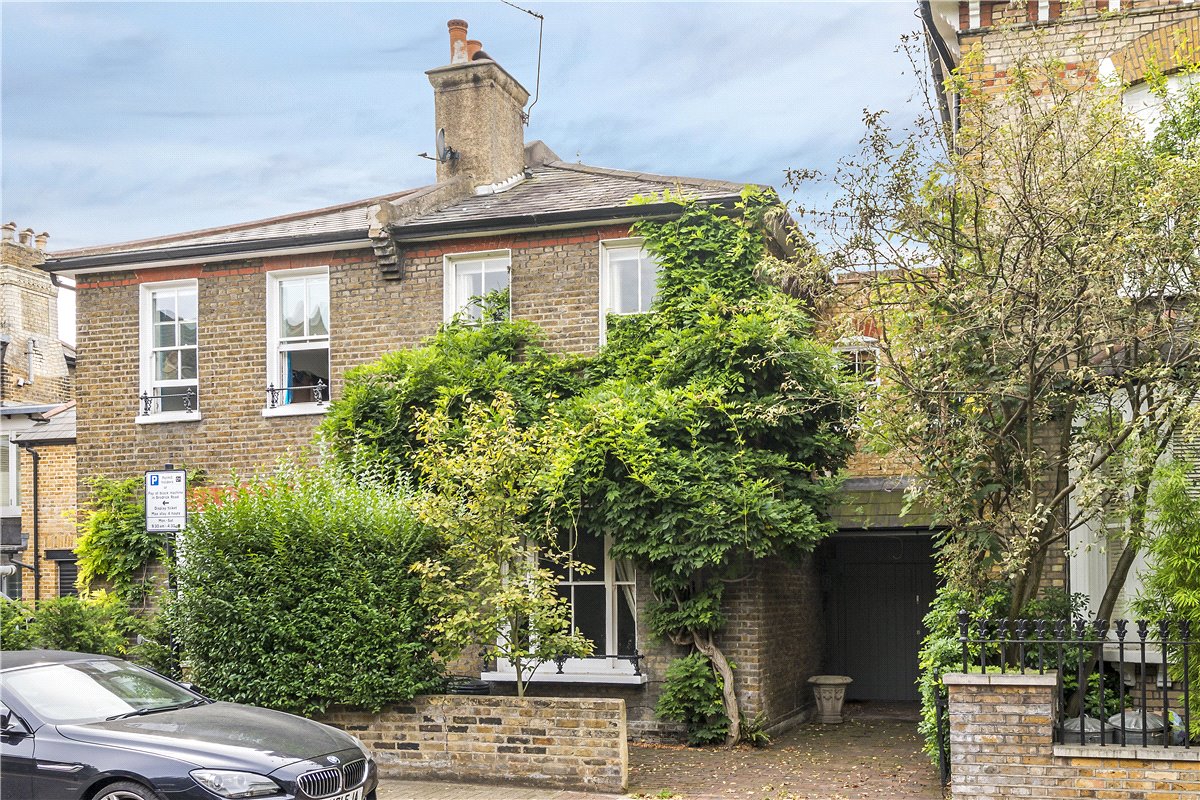 3 bedroom House, St. James's Drive, London, SW17 - Sold