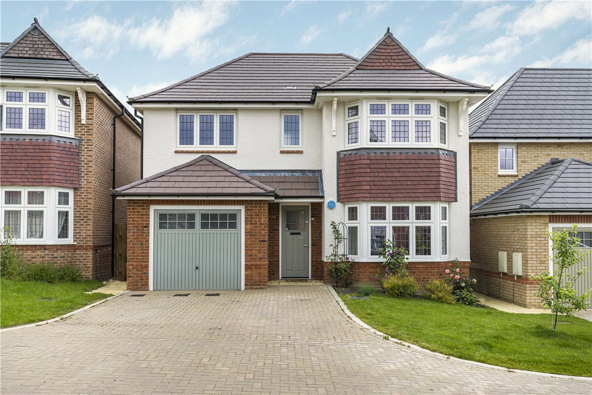 3 bedroom House, Curmore, Radley, OX14 - Available