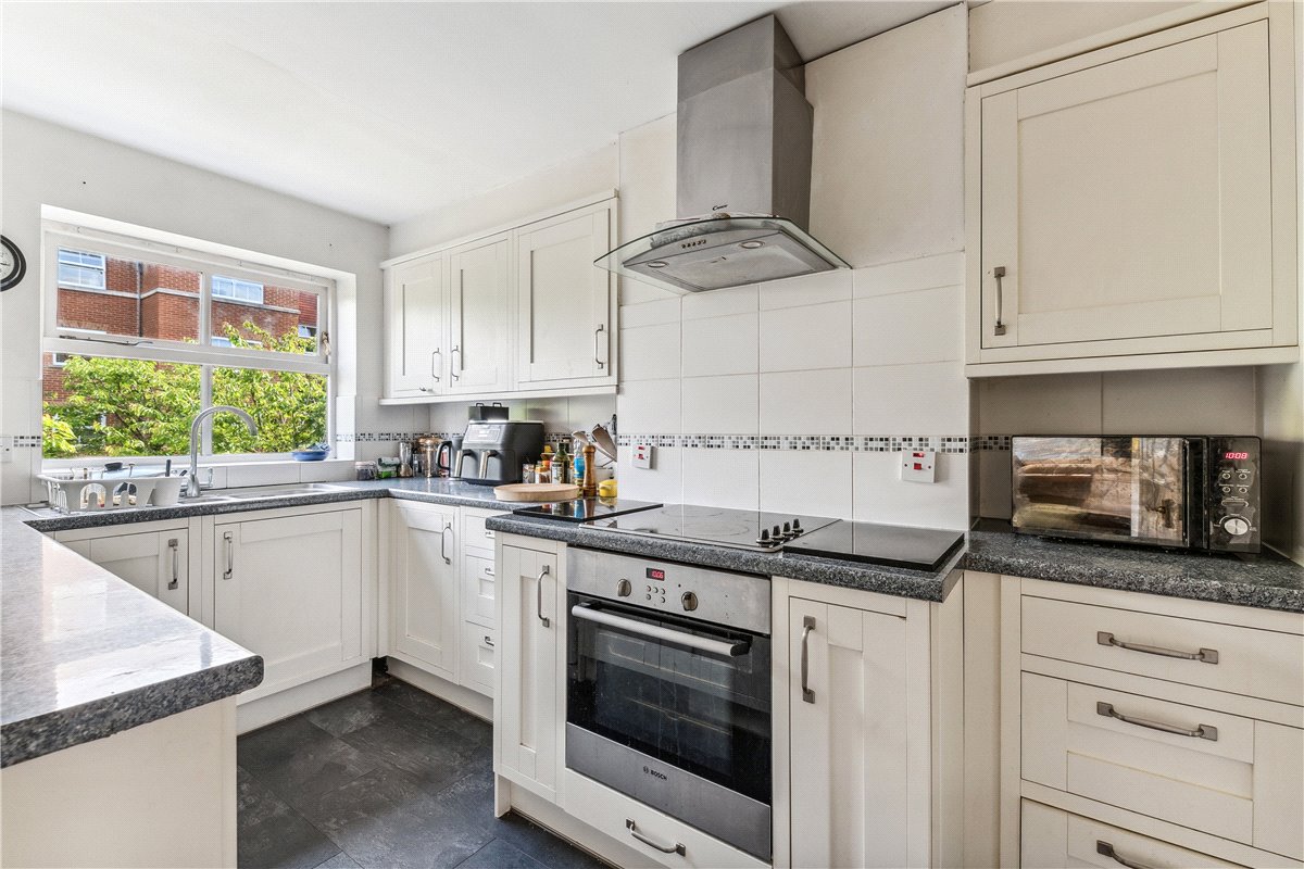 3 bedroom Flat, Heritage Park, London, SW17 - Sold, Image 10