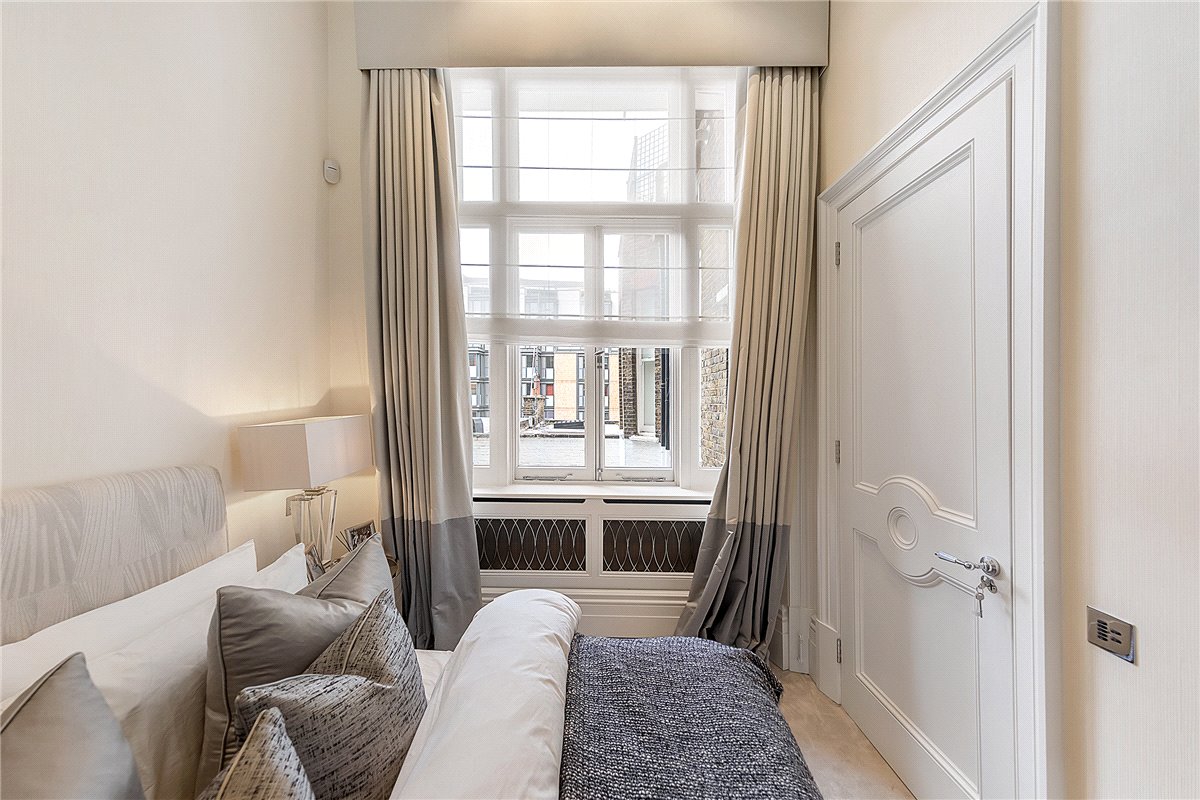 2 bedroom Flat, Ennismore Gardens, Knightsbridge, SW7 - Available, Image 15