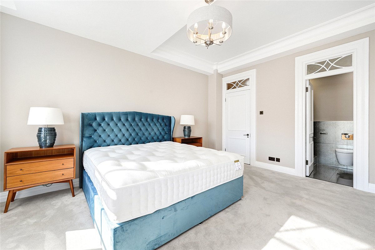 3 bedroom Flat, Grosvenor Square, Mayfair, W1K - Available, Image 10