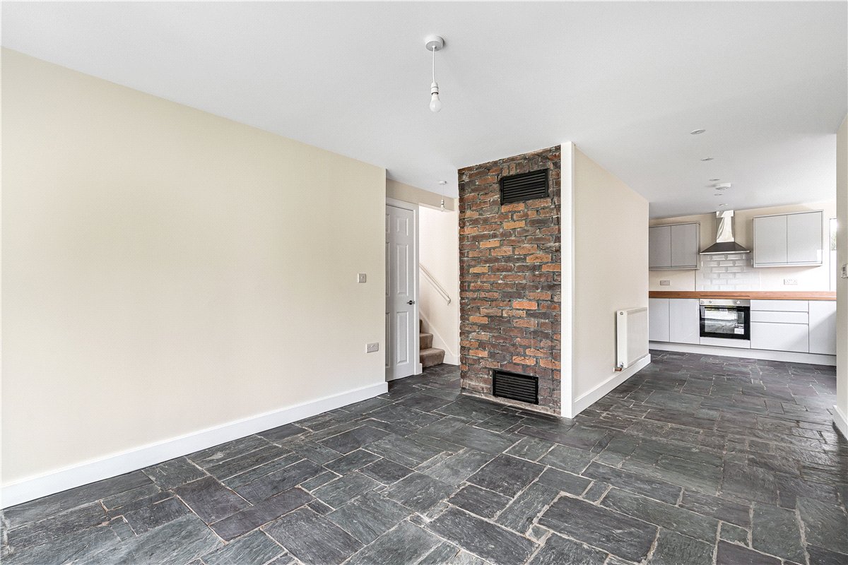 3 bedroom House, Hodgetts Lane, Burton Green, CV8 - Available, Image 5