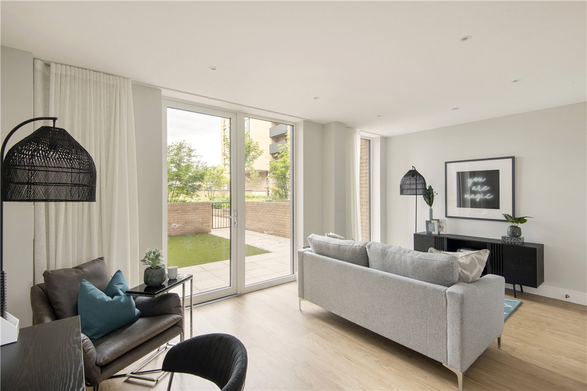 3 bedroom Maisonette, Greyhound Parade, Wimbledon Grounds, London, SW17 - Available, Image 7