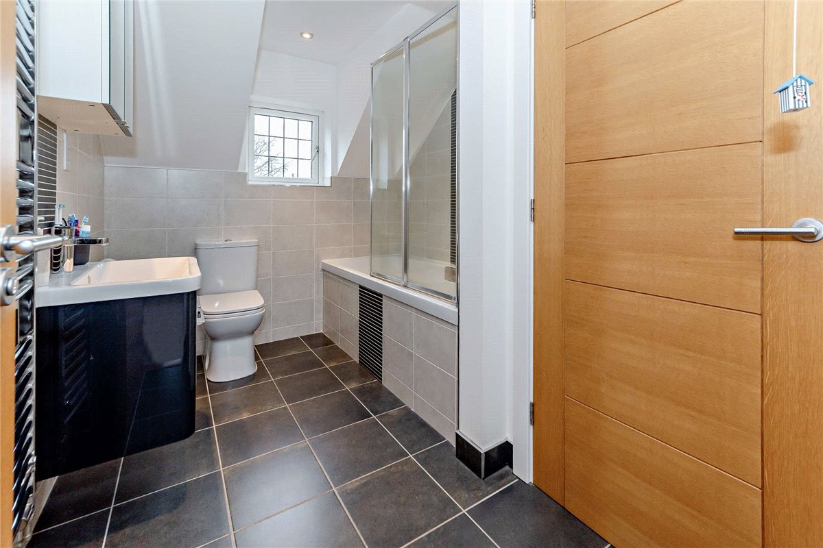 5 bedroom House, Enborne Street, Enborne, RG20 - Available, Image 18