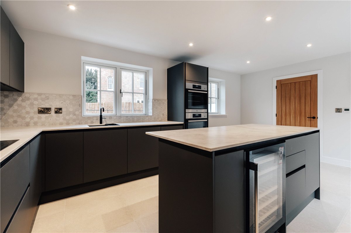 4 bedroom House, London Road, Chatteris, PE16 - Available, Image 5