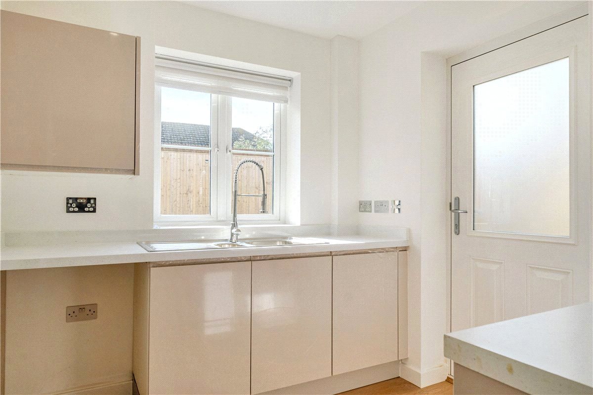 3 bedroom House, Elcot Lane, Marlborough, SN8 - Available, Image 3