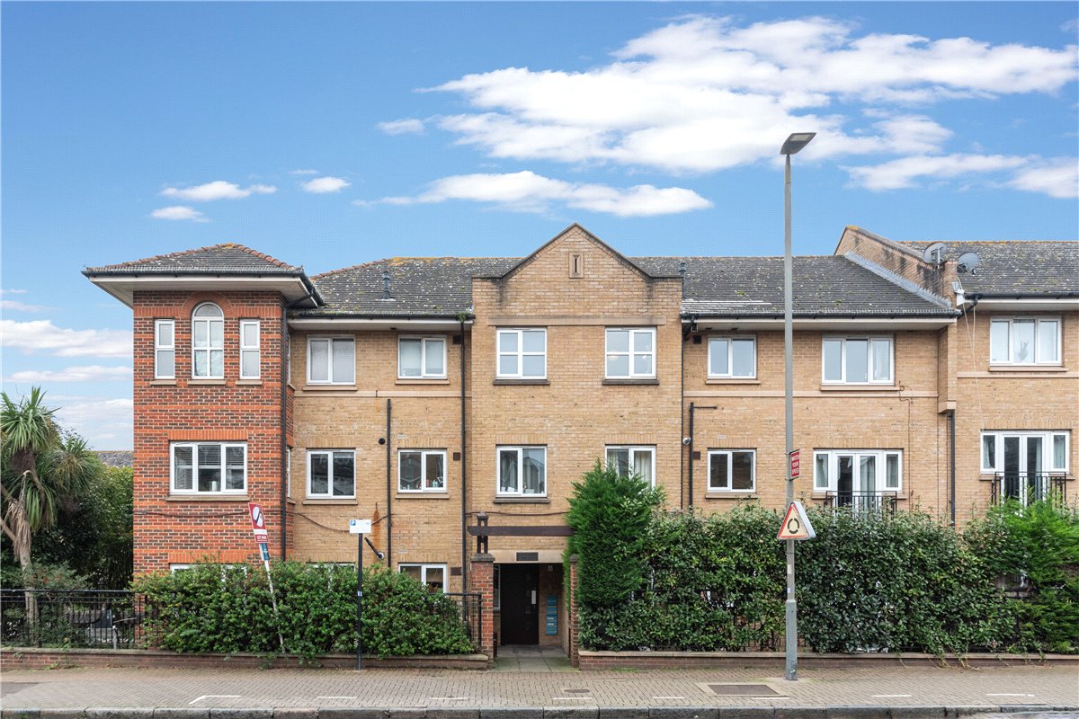 2 bedroom Flat, St. James's Drive, London, SW12 - Sold, Image 1