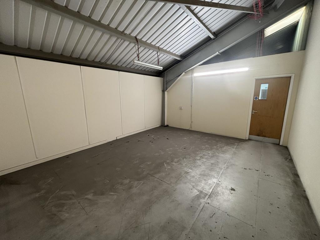 61833 Sq Ft, Higher Poole, Wellington, TA21 - Available, Image 11