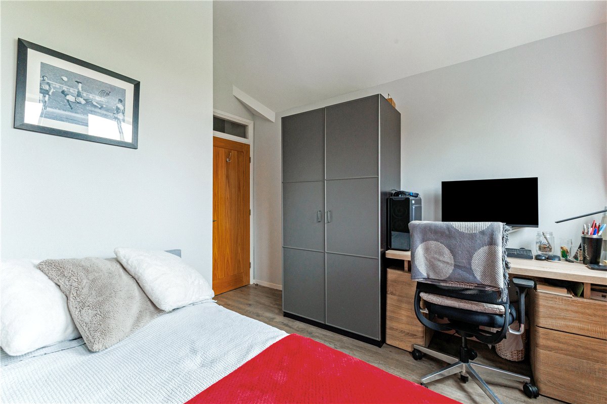 4 bedroom House, Russley Park, Baydon, SN8 - Available, Image 14