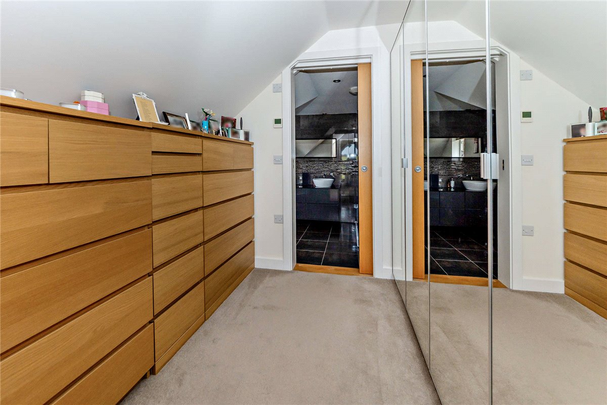 5 bedroom House, Enborne Street, Enborne, RG20 - Available, Image 16