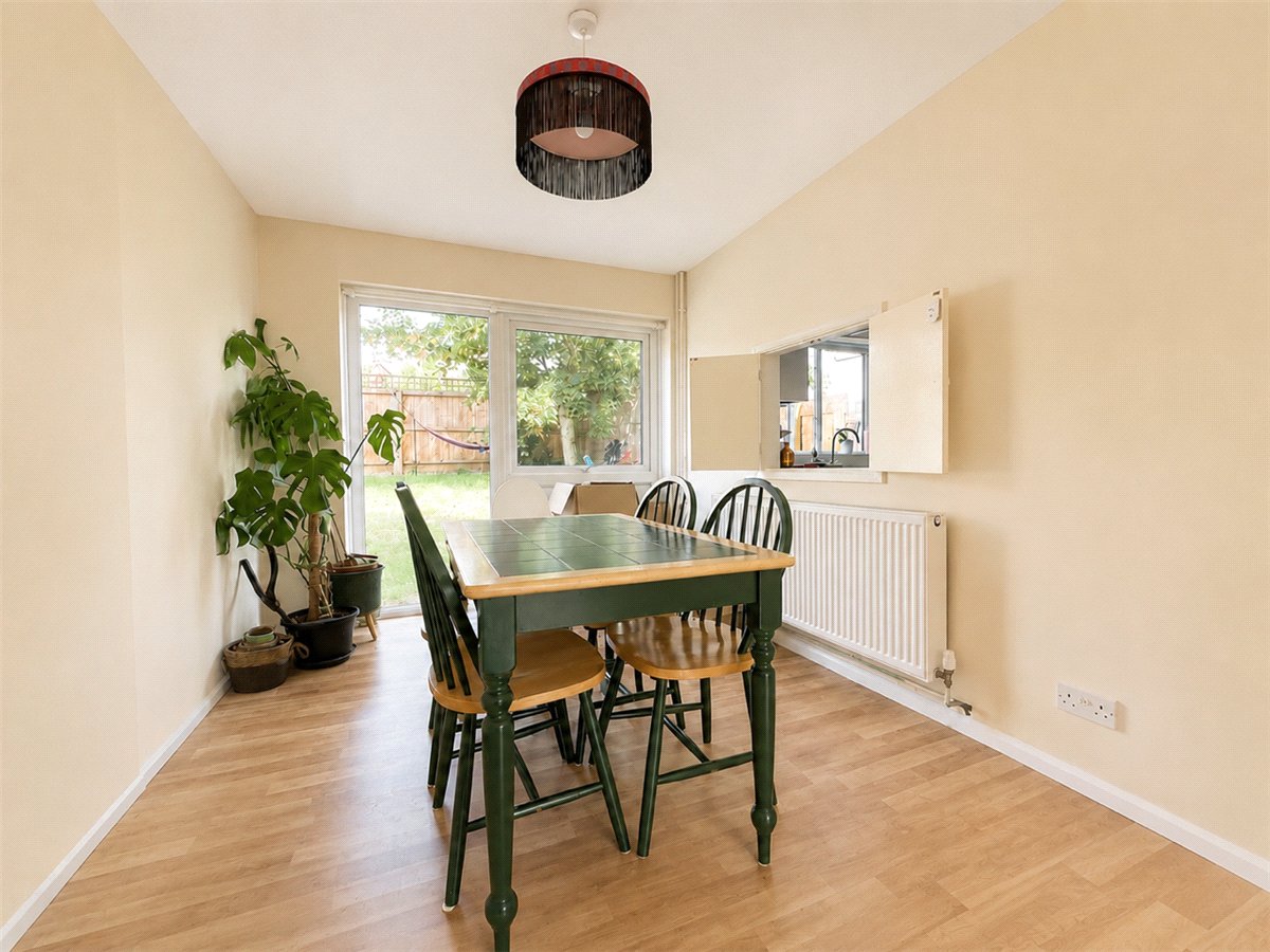 3 bedroom House, Northfields, Twyford, SO21 - Let Agreed, Image 3