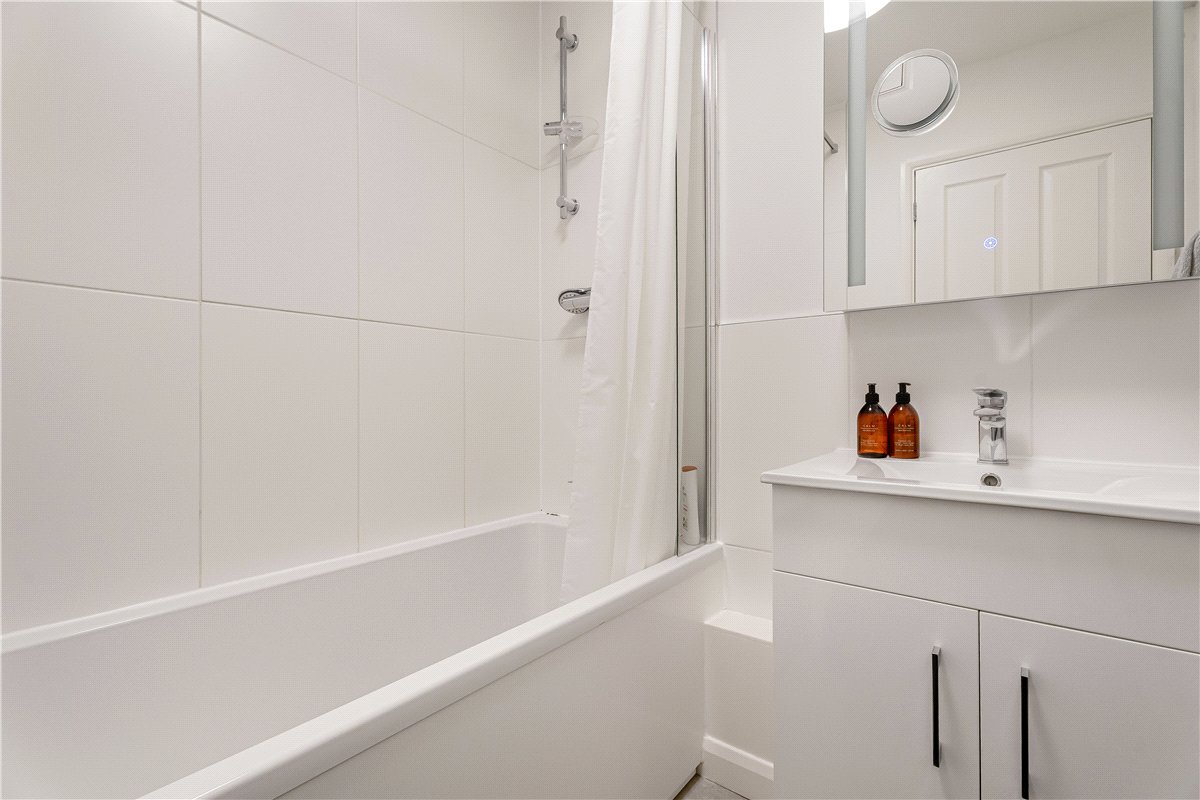 2 bedroom Flat, Cunliffe Close, Oxford, OX2 - Available, Image 3