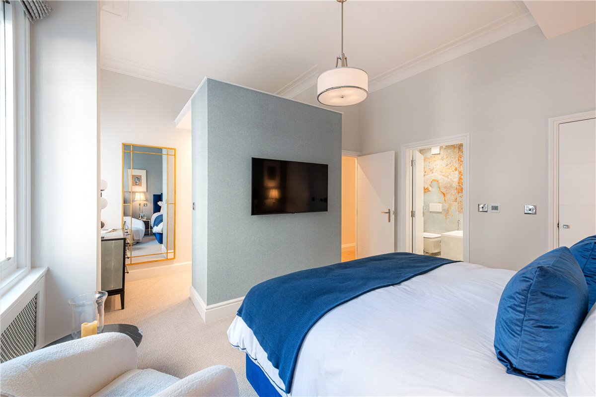 2 bedroom Flat, Park Street, Mayfair, W1K - Available, Image 12