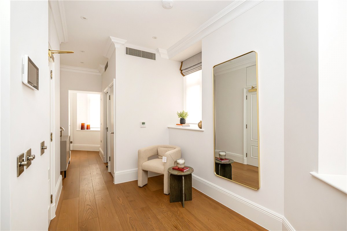 2 bedroom Flat, Stratton Street, London, W1J - Available, Image 10
