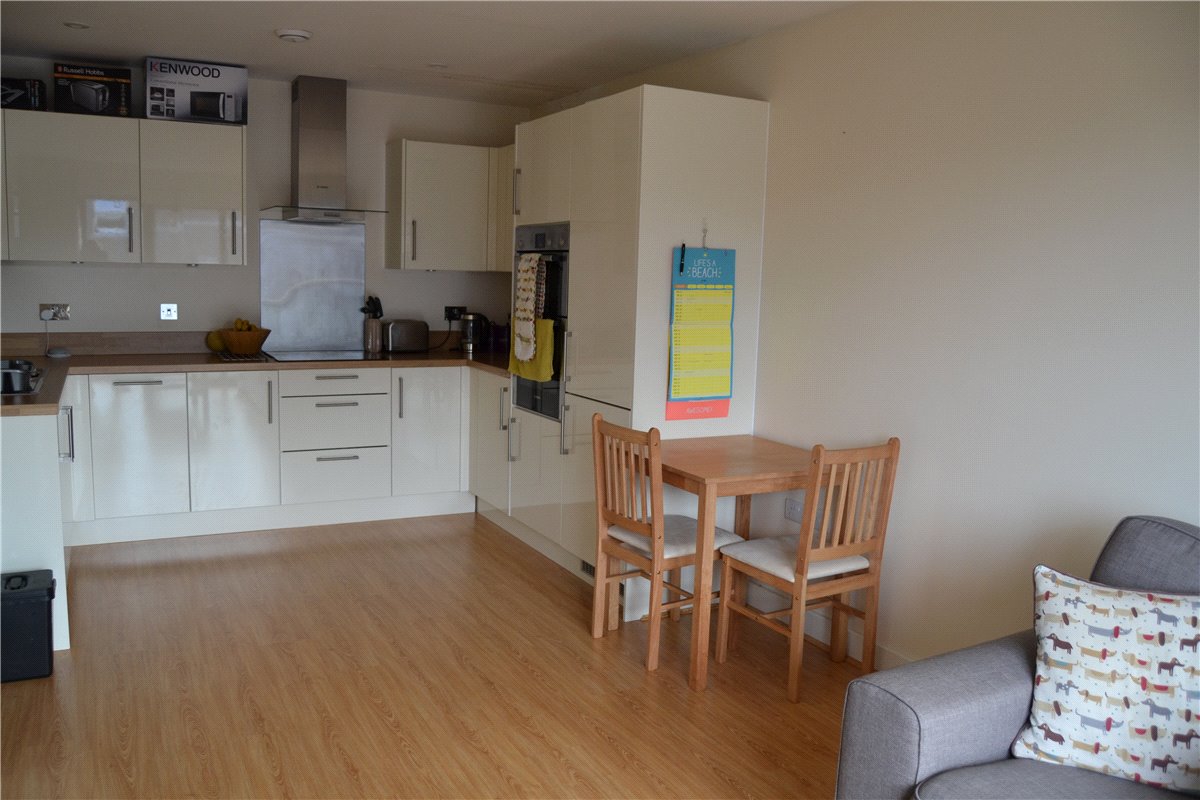 2 bedroom Flat, West Street, Newbury, RG14 - Let Agreed, Image 6