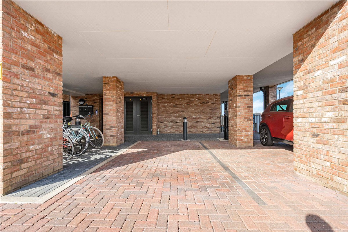 2 bedroom Flat, Patagonia Way, Cambridge, CB3 - Available, Image 13