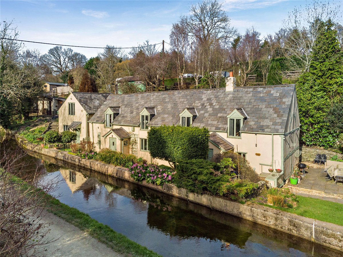 3 bedroom Cottage, Abbey Road, Llangollen, LL20 - Available