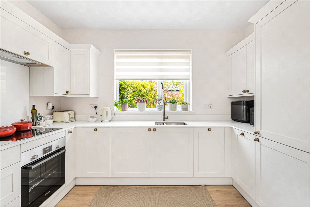 3 bedroom Bungalow, Middle Lane, Cherhill, SN11 - Available, Image 8