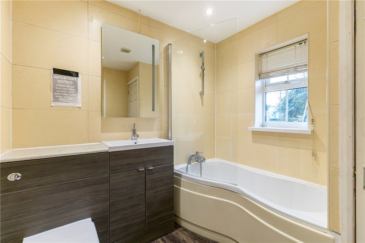 7 bedroom House, Manby Road, Stewton, LN11 - Available, Image 12