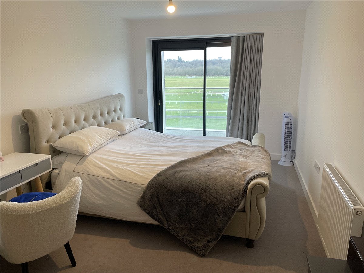 2 bedroom Flat, Kingman Way, Newbury, RG14 - Let Agreed, Image 6