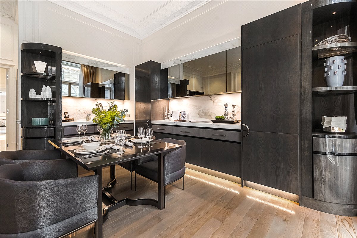 2 bedroom Flat, Ennismore Gardens, Knightsbridge, SW7 - Available, Image 1