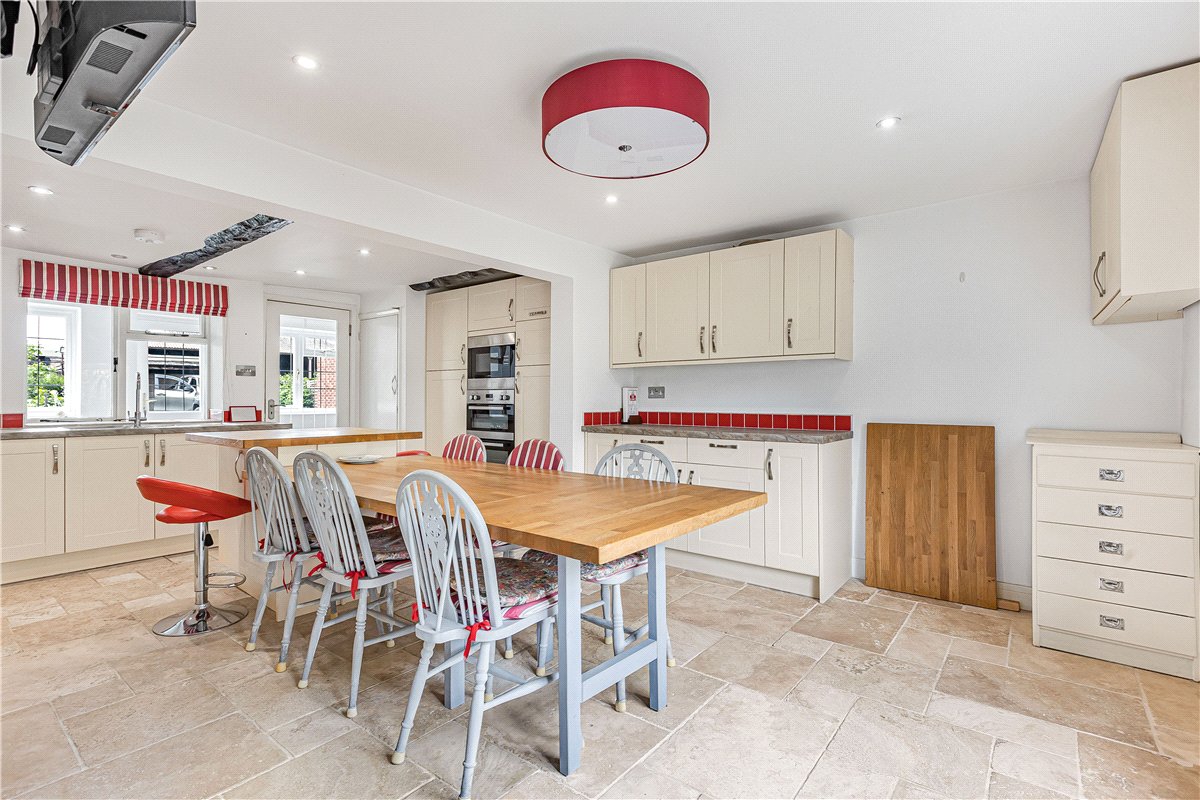 4 bedroom Cottage, High Street, Sutton Courtenay, OX14 - Available, Image 3