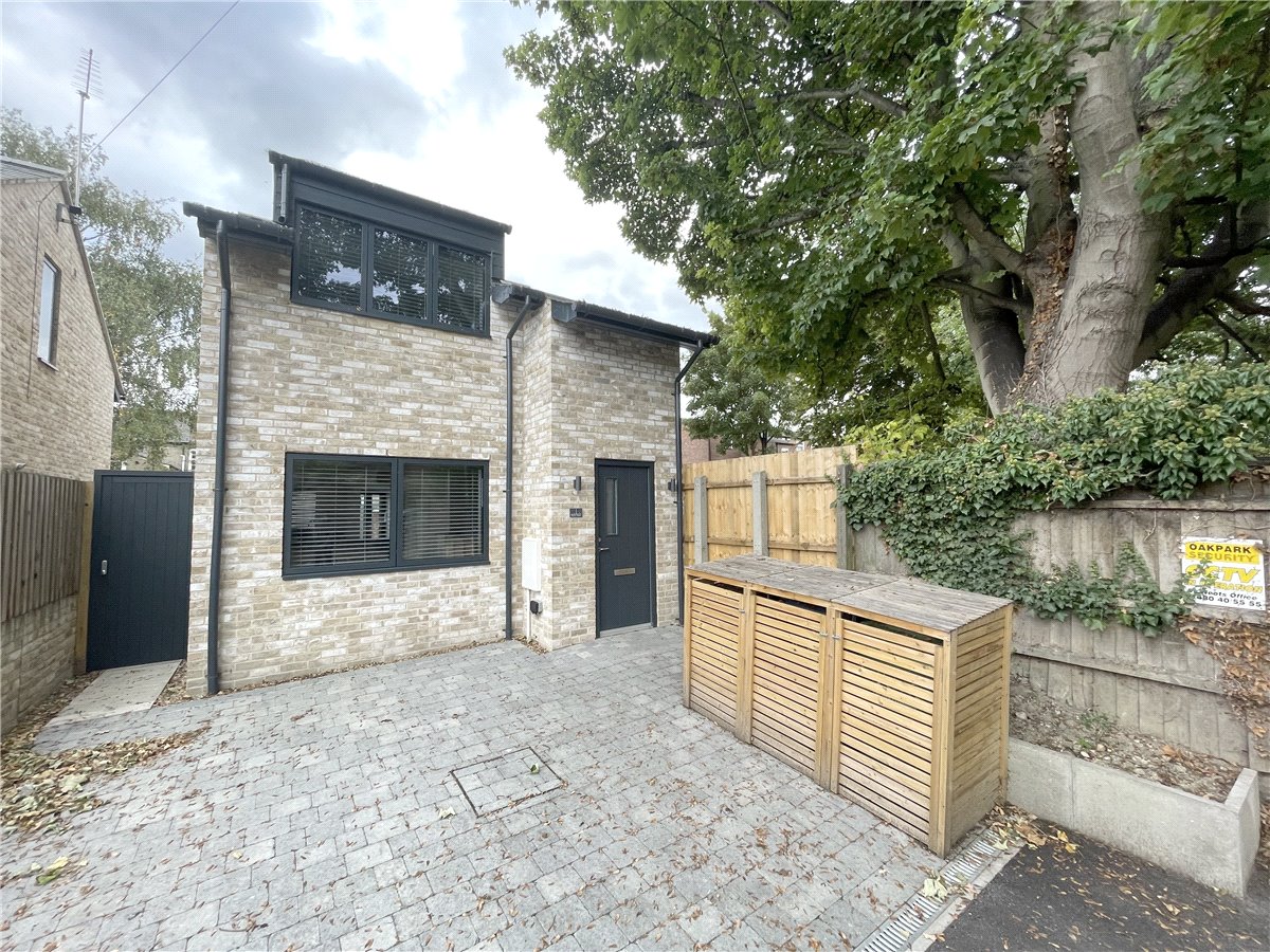 2 bedroom House, North Street, Cambridge, CB4 - 