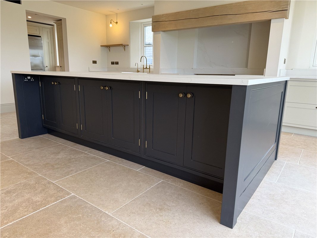 5 bedroom House, Lower End, Alvescot, OX18 - Available, Image 4