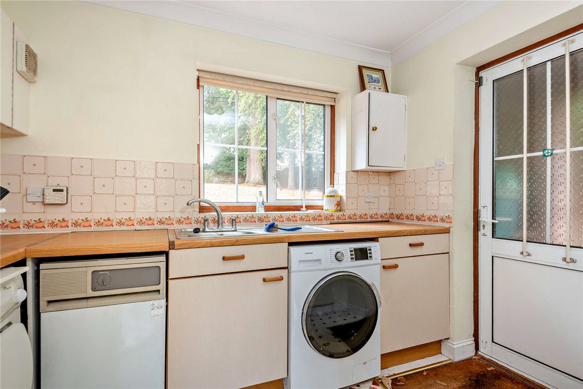 3 bedroom House, Wash Water, Newbury, RG20 - Available, Image 9