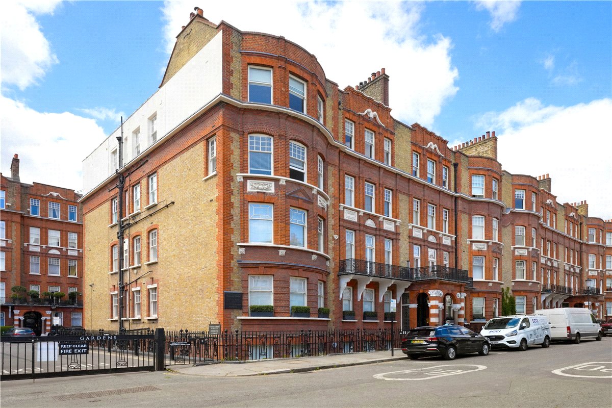 4 bedroom Flat, Wynnstay Gardens, Kensington, W8 - Available, Image 13