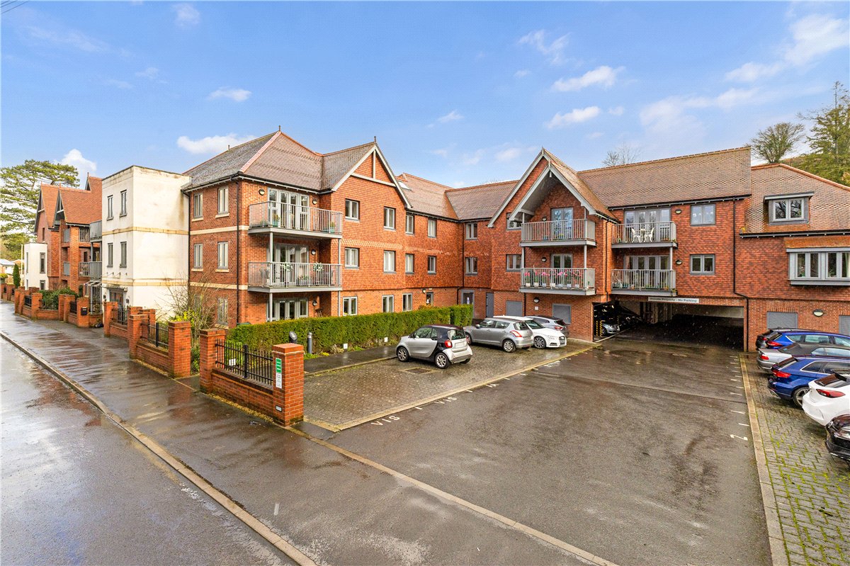 2 bedroom Flat, Granham Close, Marlborough, SN8 - Available, Image 18