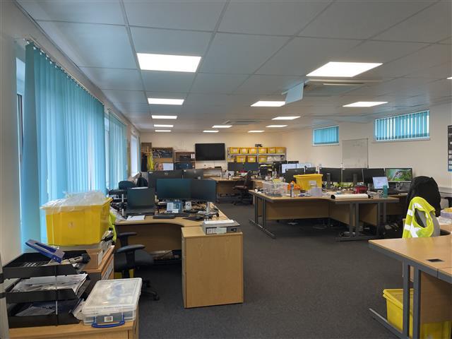 17647 Sq Ft, 43-44 Aston Road, Waterlooville, PO7 - Available, Image 4