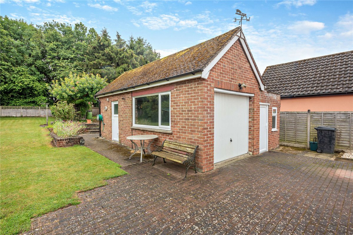 3 bedroom Bungalow, Long Lane, Hermitage, RG18 - Available, Image 18