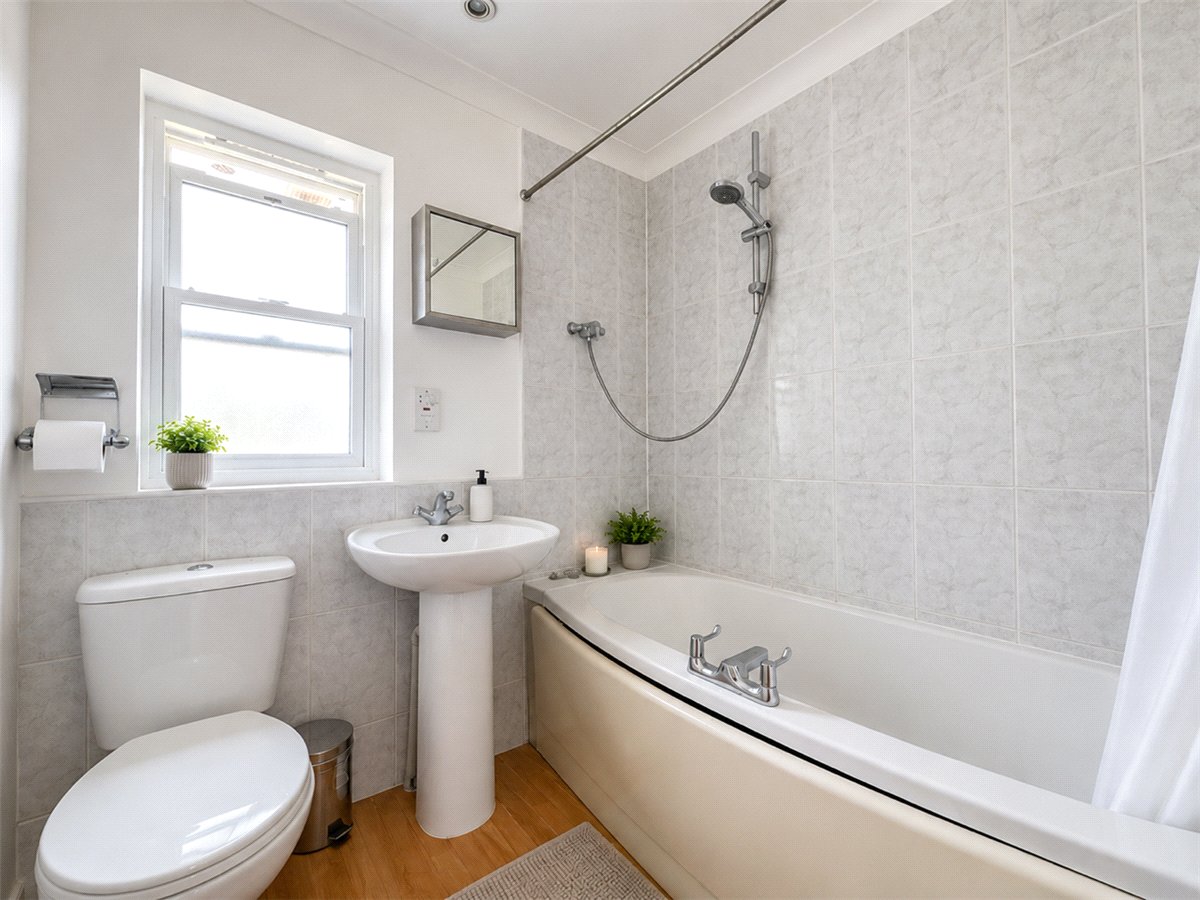 3 bedroom House, Edgar Road, Winchester, SO23 - , Image 11