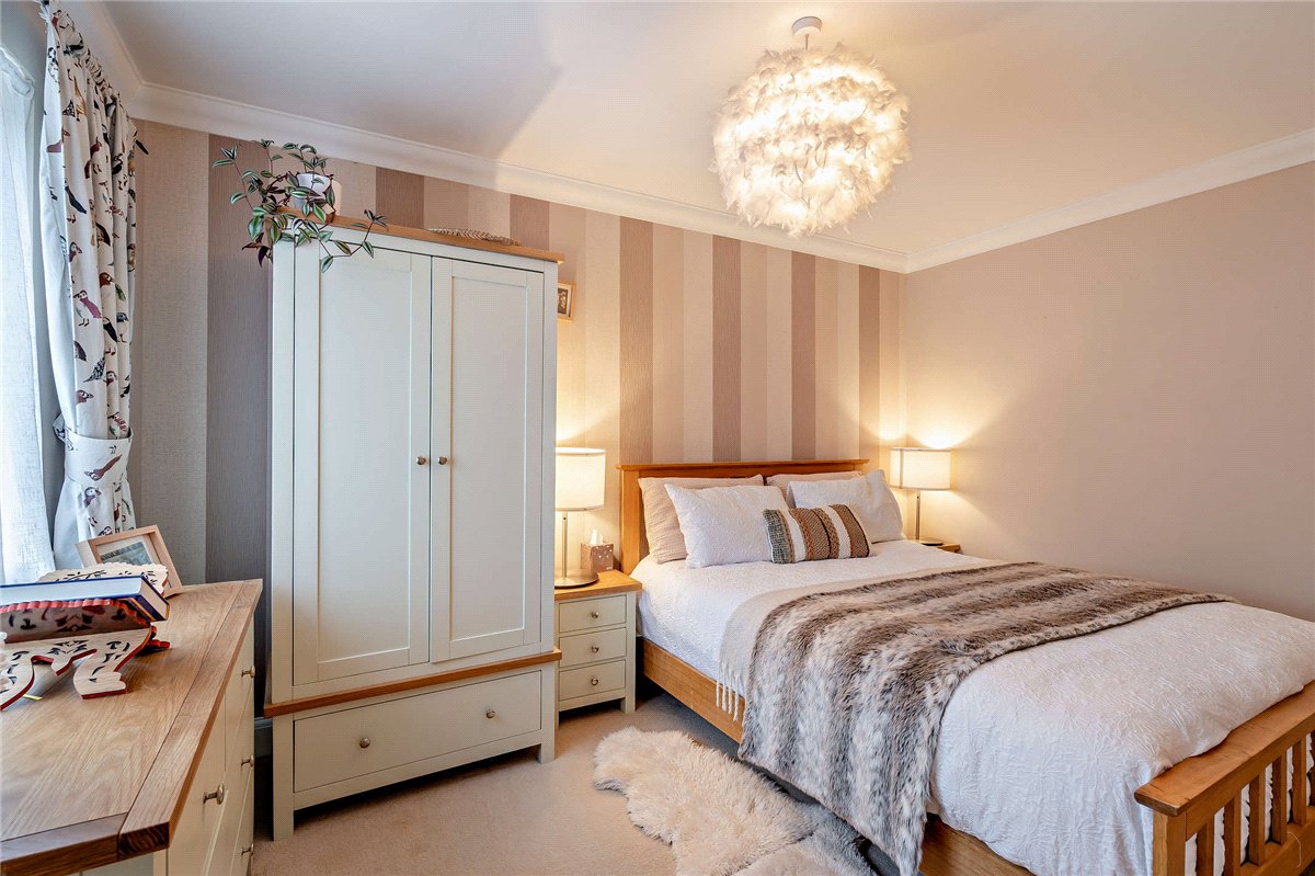 6 bedroom House, Dorneywood Way, Newbury, RG14 - Sold STC, Image 6