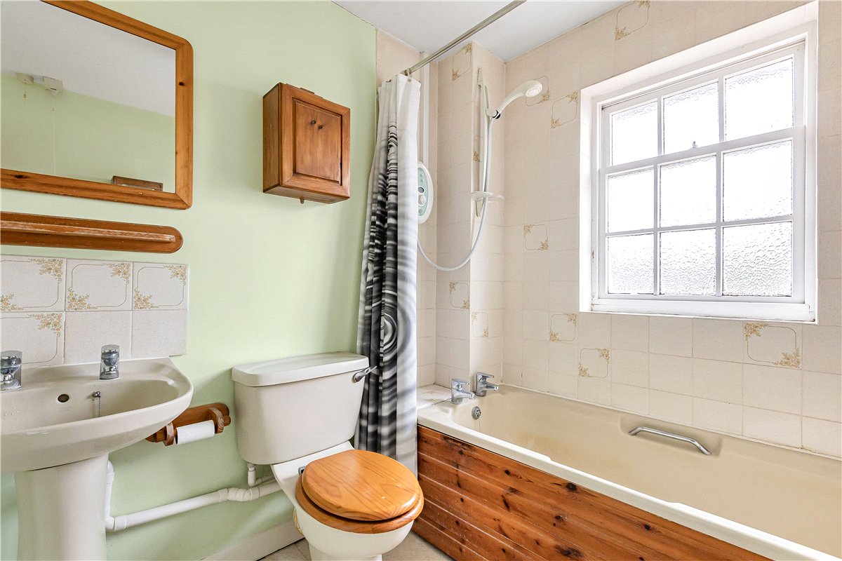 2 bedroom House, Aubrey Close, Marlborough, SN8 - Available, Image 5