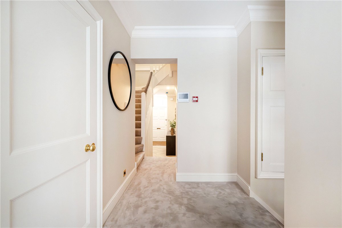 3 bedroom House, Woods Mews, Mayfair, W1K - Available, Image 23