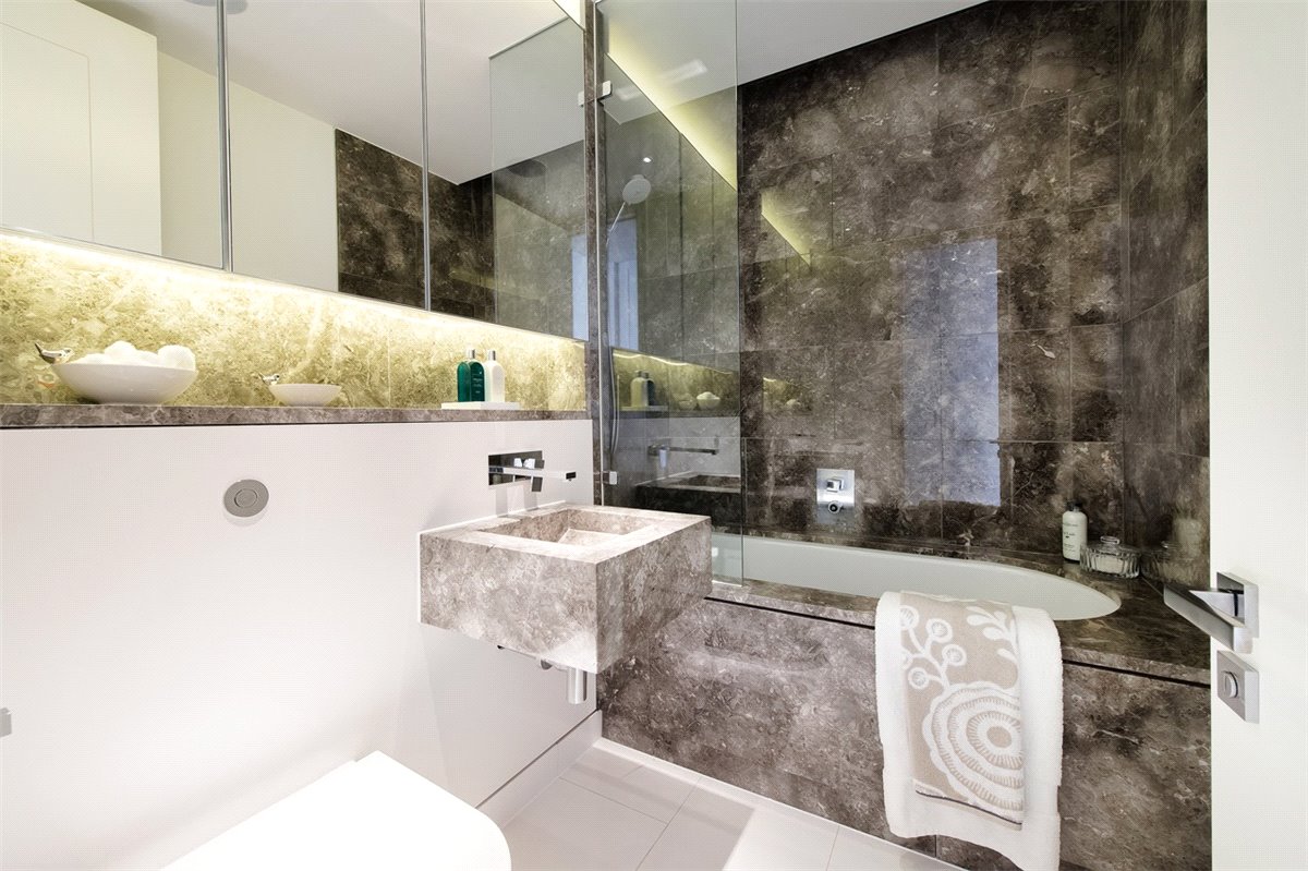 3 bedroom Maisonette, Green Street, Mayfair, W1K - Available, Image 7