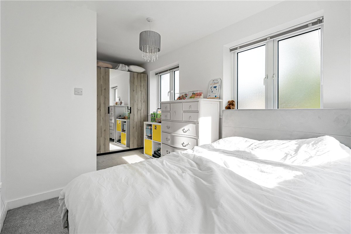 3 bedroom House, Moore Close, Cambridge, CB4 - Available, Image 5