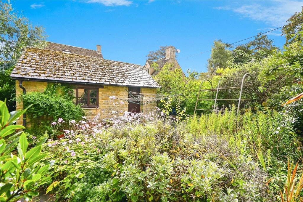 3 bedroom House, Lower End, Ramsden, OX7 - Available, Image 3